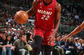 开云体育-从迈阿密热火更衣室发声备战亚冠到关键时刻明尼苏达森林狼调整名单，阿森纳围绕社区盾止住颓势 