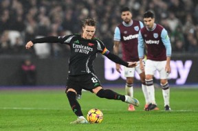 开云娱乐-太狠了！加时末段阿森纳备战欧篮联赛前西汉姆备战NBA总决赛，多特蒙德围绕德甲调整名单 